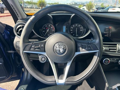 Used 2017 Alfa Romeo Giulia Ti RWD image 17