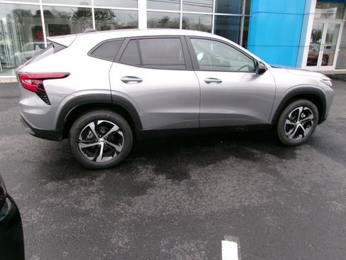 New 2026 Chevrolet Trax RS w/ Driver Confidence Package image 3