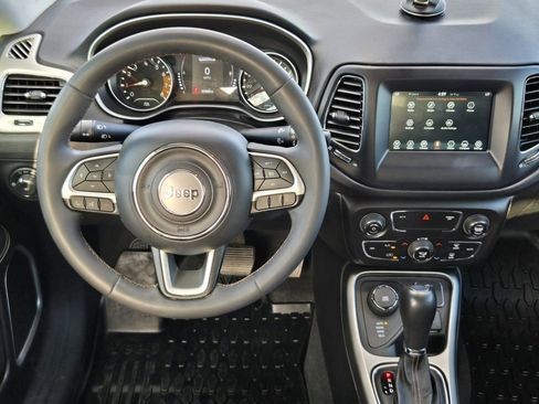 Used 2021 Jeep Compass Latitude image 26