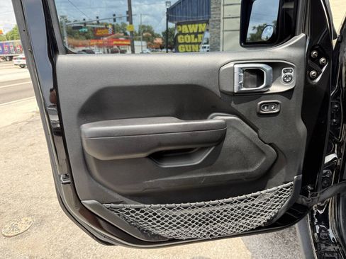 Used 2020 Jeep Gladiator Rubicon AWD/4WD image 11