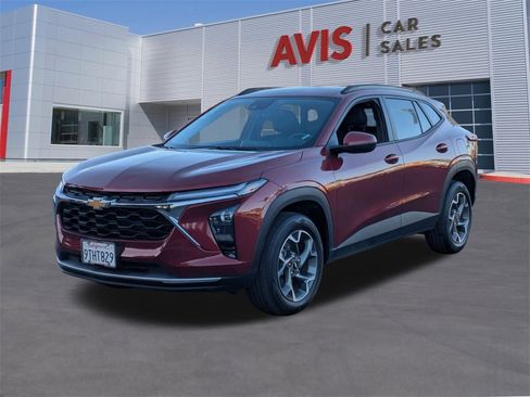 Used 2025 Chevrolet Trax LT w/ LT Convenience Package image 1