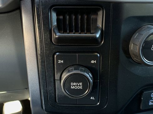 Used 2023 Ford F150 XLT image 32