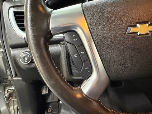 Used 2017 Chevrolet Traverse LT w/ Style and Technology Package AWD/4WD image 18