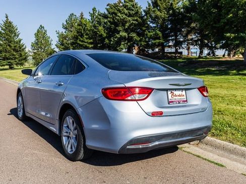 Used 2015 Chrysler 200 Limited FWD image 7