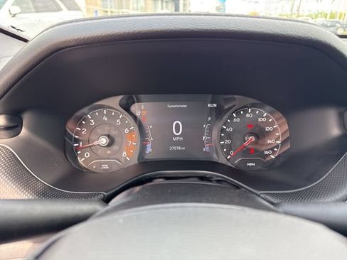 Used 2023 Jeep Compass Trailhawk w/ Trailhawk Convenience Group AWD/4WD image 13