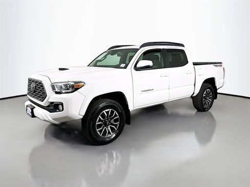 Certified 2022 Toyota Tacoma TRD Sport image 3