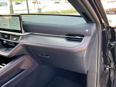 Used 2025 Ford Explorer Platinum w/ LUX Leather Package image 18