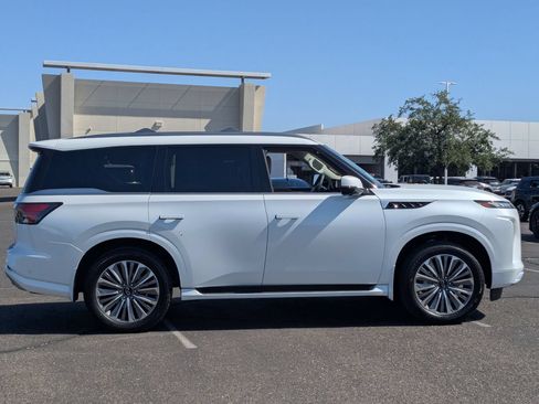 Used 2026 INFINITI QX80 Luxe RWD image 6