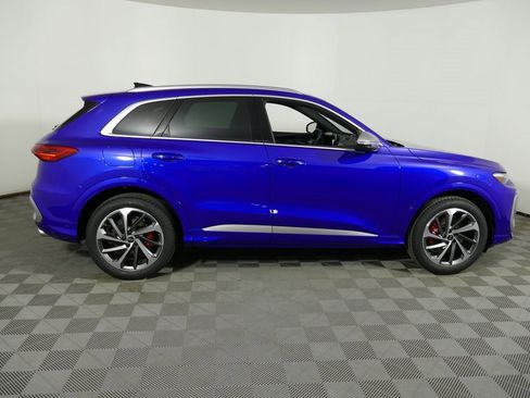 New 2025 Audi SQ5 Premium image 2