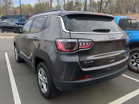 Used 2024 Jeep Compass Latitude image 6