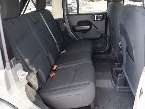 Used 2020 Jeep Wrangler Unlimited Sport S image 17