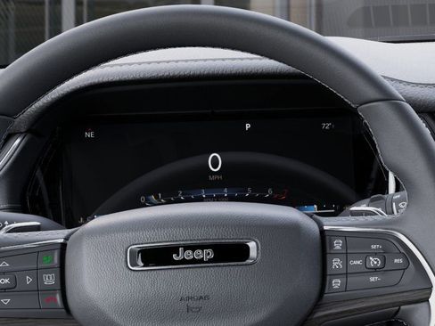 New 2025 Jeep Grand Cherokee Limited image 17