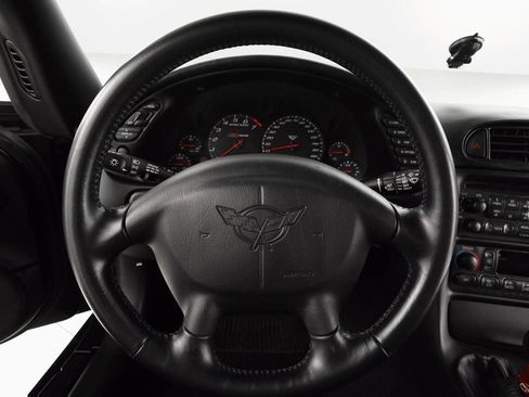 Used 2002 Chevrolet Corvette Z06 RWD image 23