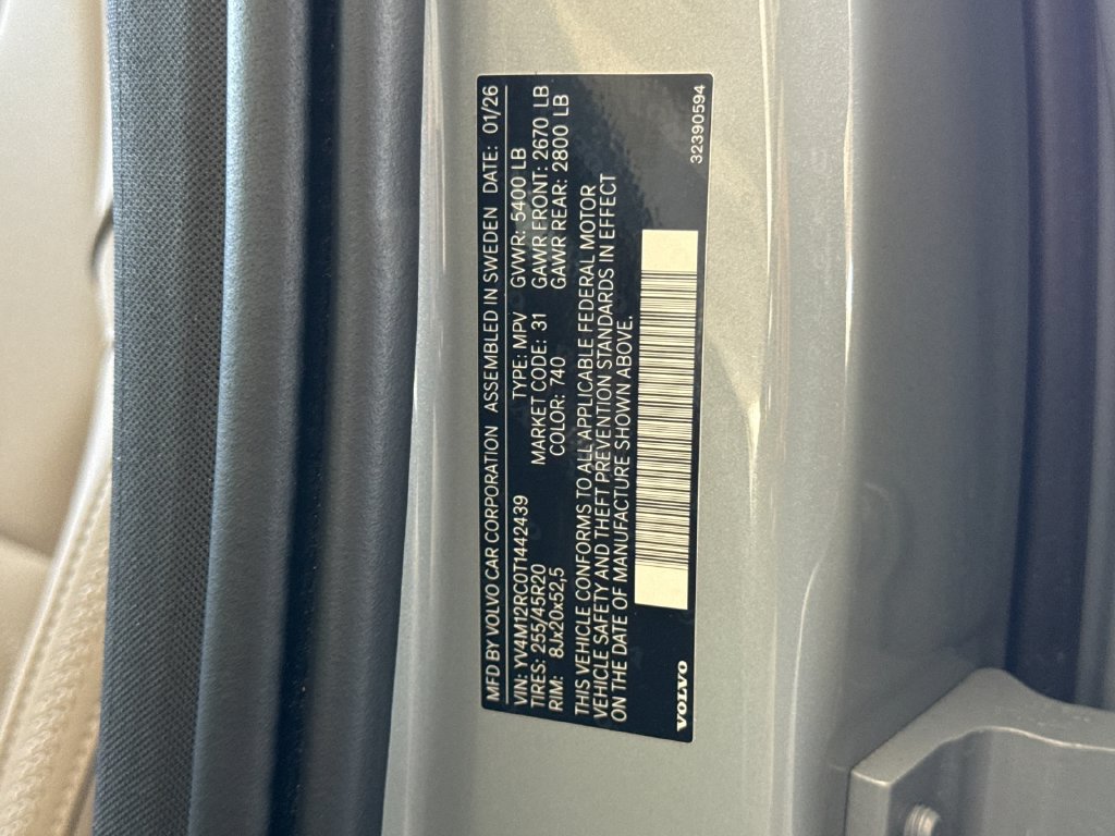 Certified 2026 Volvo XC60 B5 Plus AWD/4WD image 28