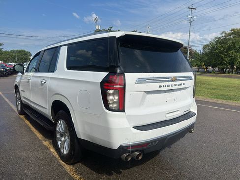 Used 2023 Chevrolet Suburban Premier AWD/4WD image 6
