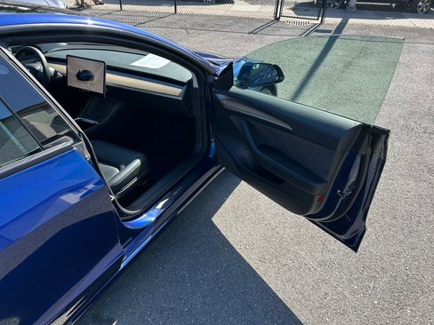 Used 2023 Tesla Model 3 Standard Range RWD image 31