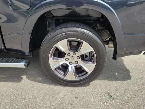 Used 2019 RAM 1500 Laramie AWD/4WD image 25