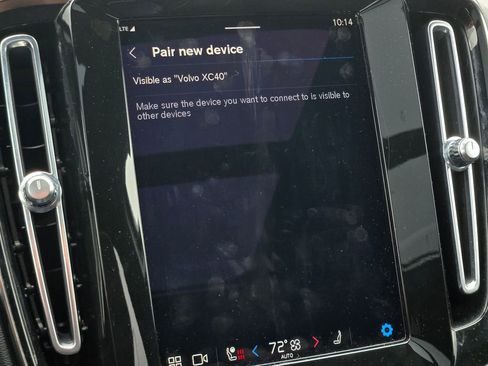 Used 2023 Volvo XC40 B5 Plus w/ Climate Package image 16