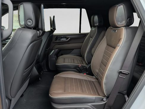 New 2026 GMC Yukon Denali Ultimate AWD/4WD image 35
