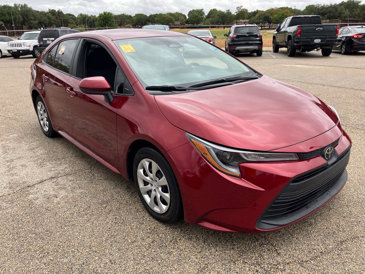 Used 2023 Toyota Corolla LE FWD image 3