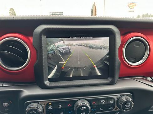 Used 2020 Jeep Wrangler Unlimited Rubicon w/ Advanced Safety Group image 17