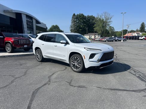 New 2026 Buick Enclave Avenir w/ Super Cruise Package AWD/4WD image 16