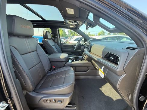 New 2026 Chevrolet Suburban High Country AWD/4WD image 29