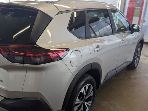 Used 2023 Nissan Rogue SV w/ SV Premium B Package image 7