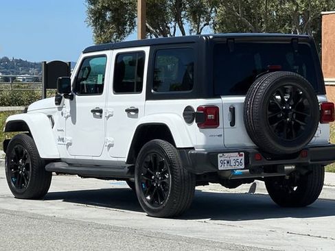 Used 2023 Jeep Wrangler Unlimited Sahara w/ Cold Weather Group AWD/4WD image 6