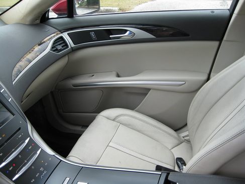 Used 2016 Lincoln MKZ Hybrid With Sunroof w/ Equipment Group 600A Reserve image 21