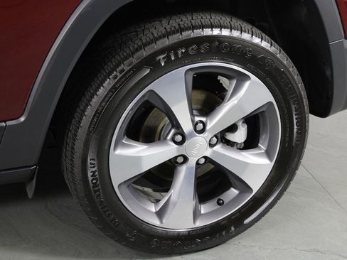 Used 2019 Jeep Cherokee Limited image 14