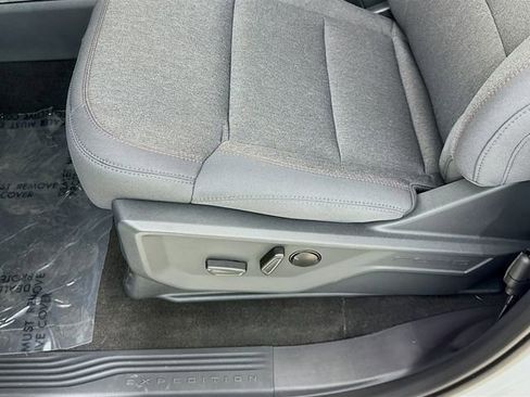 New 2025 Ford Expedition Active AWD/4WD image 19