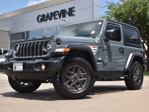 Used 2024 Jeep Wrangler Sport AWD/4WD image 2