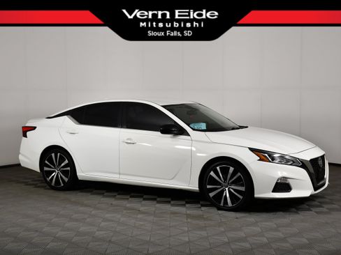 Used 2020 Nissan Altima 2.5 SR FWD image 1