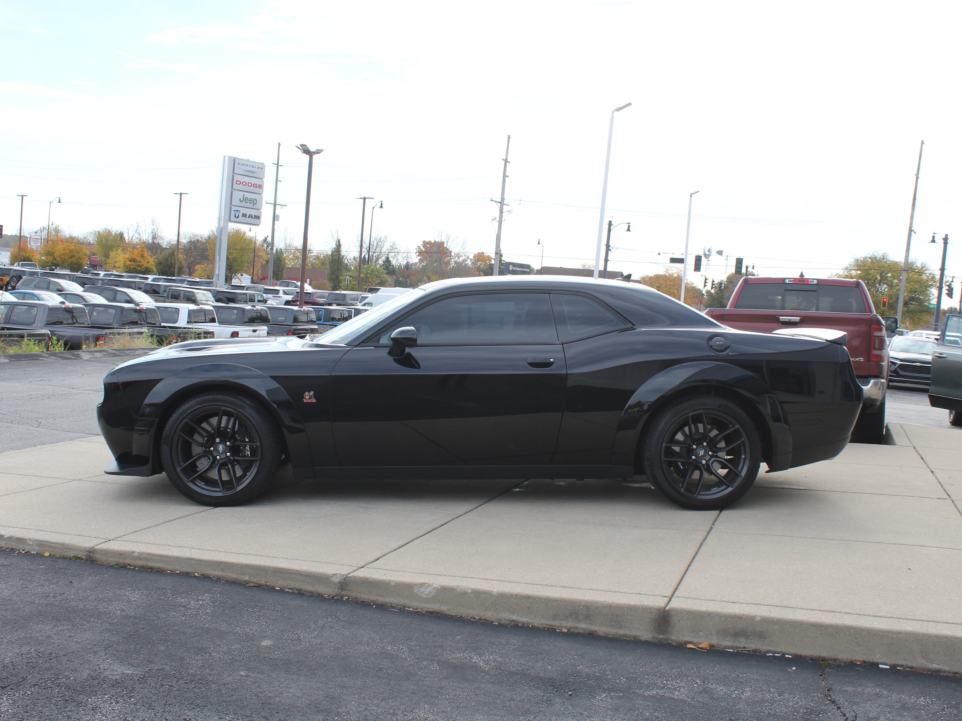 Used 2023 Dodge Challenger R/T Scat Pack RWD image 9