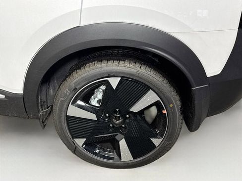 New 2026 Nissan Kicks SR w/ SR Premium Package image 9