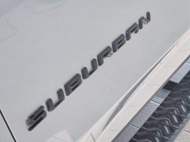 Used 2024 Chevrolet Suburban Z71 w/ Luxury Package AWD/4WD image 10