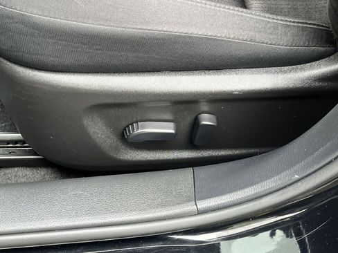 Used 2025 Nissan Altima 2.5 SV image 21