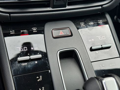 Certified 2025 Porsche Macan image 21