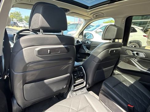 Used 2023 BMW X7 xDrive40i w/ Premium Package AWD/4WD image 22