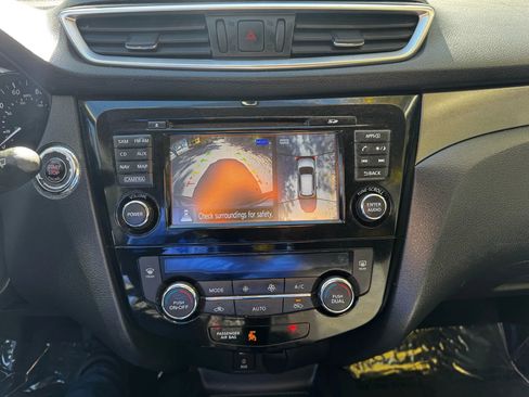 Used 2016 Nissan Rogue SV w/ SV Premium Package image 13