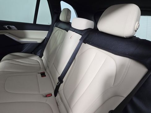 Used 2021 BMW X5 xDrive40i w/ Convenience Package image 16