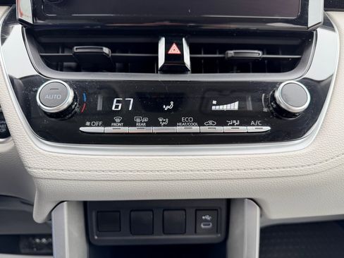 Used 2023 Toyota Corolla Cross LE image 17