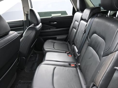 Used 2022 Nissan Pathfinder SL image 12