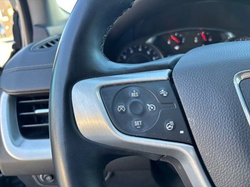 Used 2024 GMC Terrain SLT image 16
