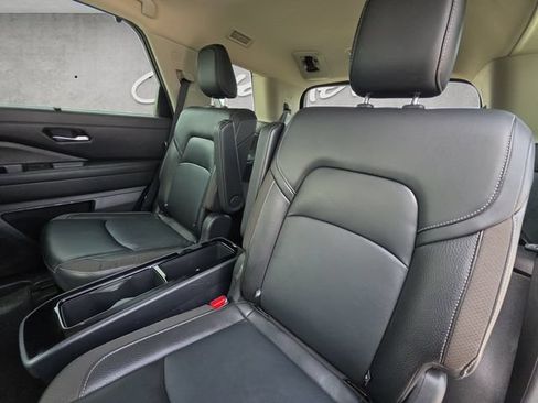 Used 2024 Nissan Pathfinder SL w/ SL Premium Package FWD image 22