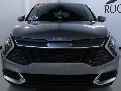 Used 2024 Kia Sportage LX image 2