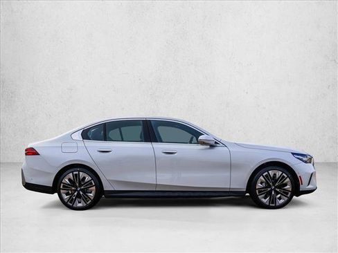 New 2026 BMW 530i xDrive AWD/4WD image 4