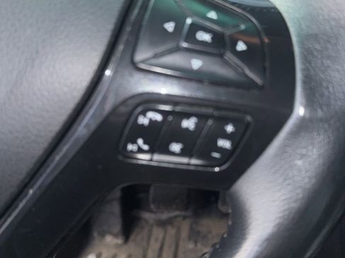 Used 2017 Ford Explorer XLT w/ Equipment Group 202A AWD/4WD image 14