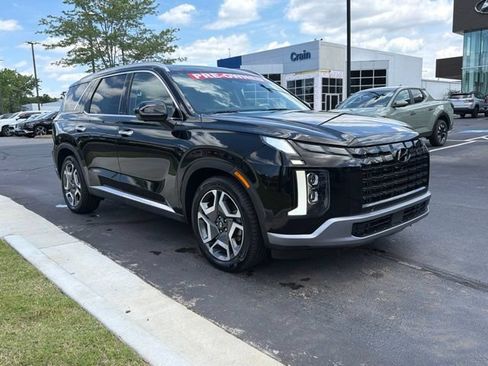 Used 2024 Hyundai Palisade Limited FWD image 2